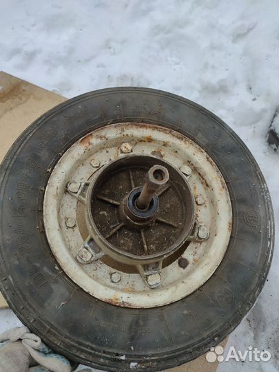 Колесо от мотороллера муравей