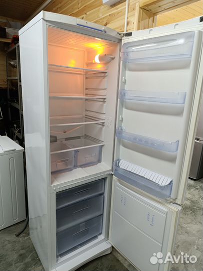 Холодильник Индезит 1,85м