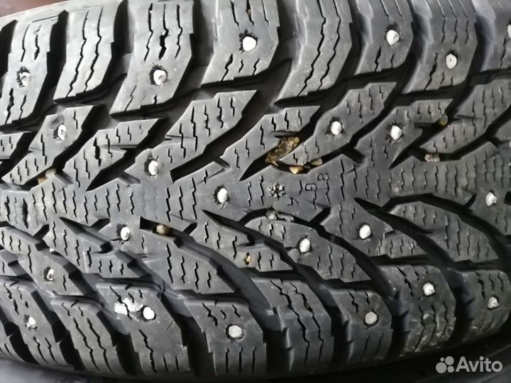Nokian Tyres Hakkapeliitta 9 SUV 225/60 R18