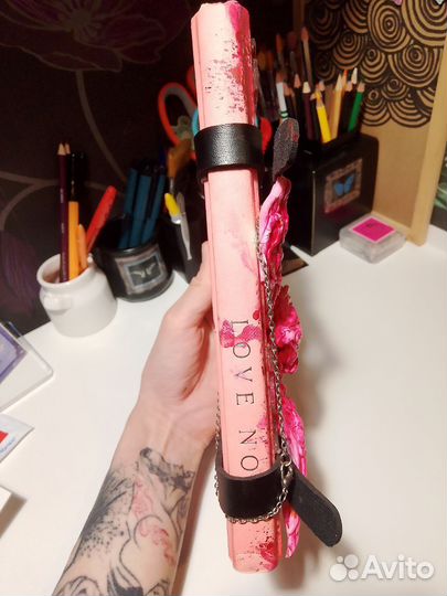 Жуткая книга для дкора