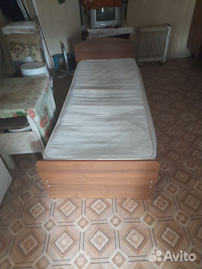 Кровать односпальная с матрасом бу