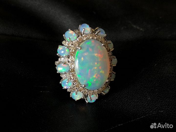 Кольцо с опалом и бриллиантами