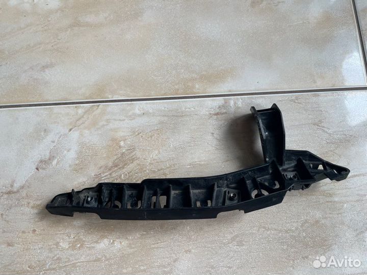 Крепление бампера переднее правое Citroen C5