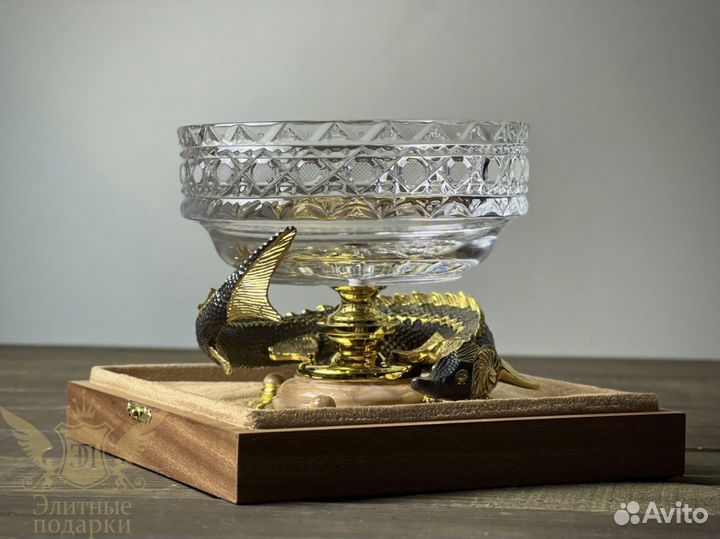 Золотая икорница ручной работы