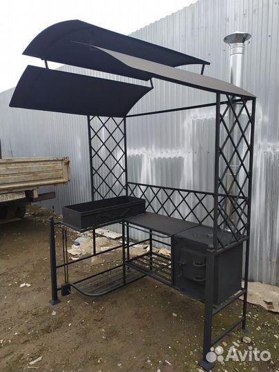 Мангальная зона с крышей