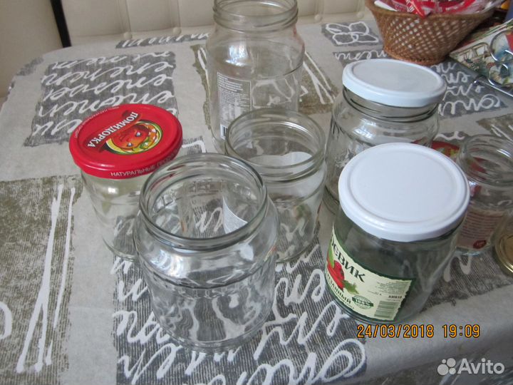 Банки с крышками