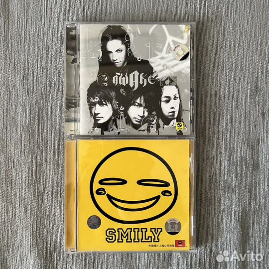 CD диски с полкой