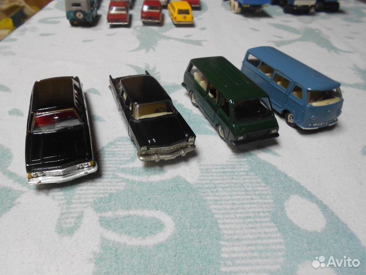 Модели авто СССР 1:43 Чайка с Мишкой Олимпийским