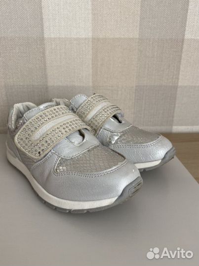 Кроссовки для девочки