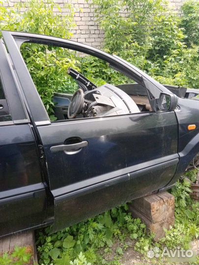 Дверь передняя правая Ford Fusion 2005