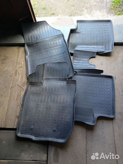Коврики для Рено Дастер