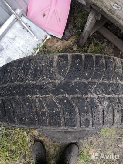 Bridgestone Ice Cruiser 5000 215/60 R16
