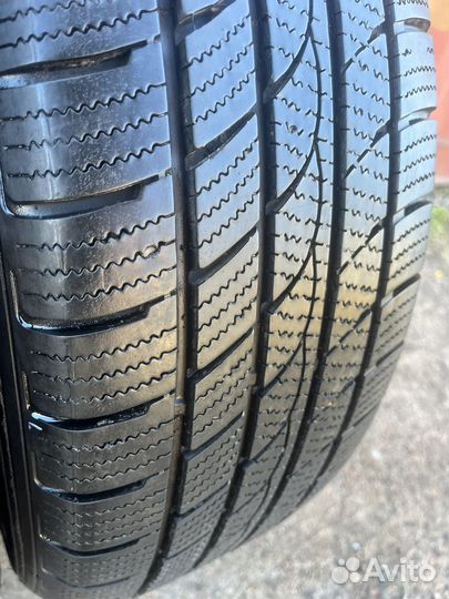 Tracmax Ice-Plus S220 225/65 R17 102H