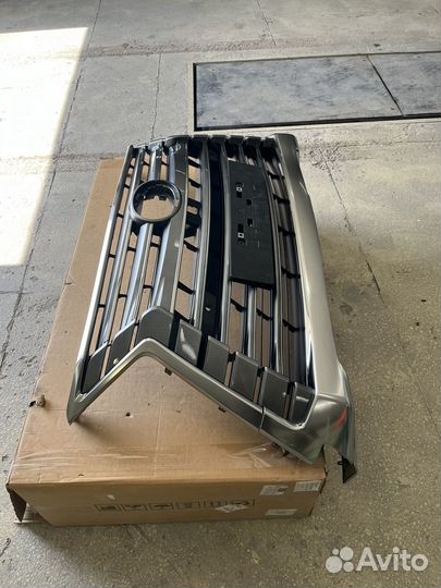 Решетка радиатора lexus LX 570