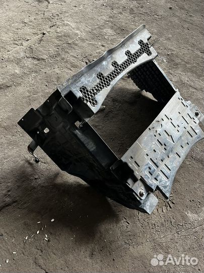 Шумоизоляция двигателя Mersedes Actros