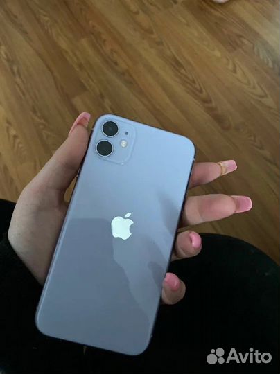 iPhone 11, 64 ГБ