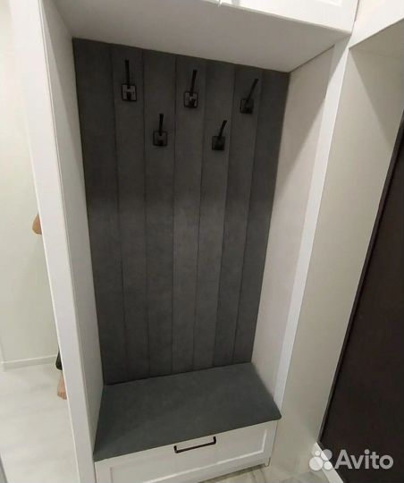 Прихожая по индивидуальному заказу в потолок