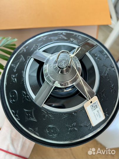 Колонка Louis Vuitton