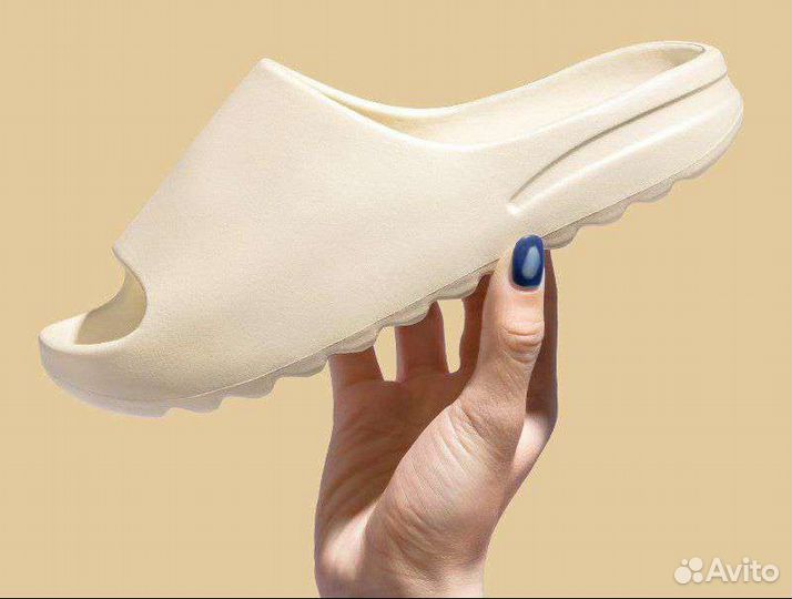 Тапочки Adidas шлепанцы Yeezy slide