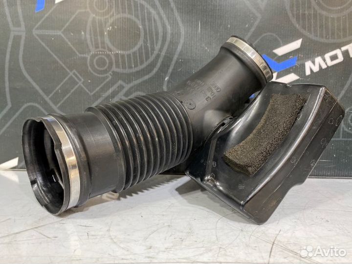 Патрубок воздушного фильтра Audi A6 C6 AUK 2006