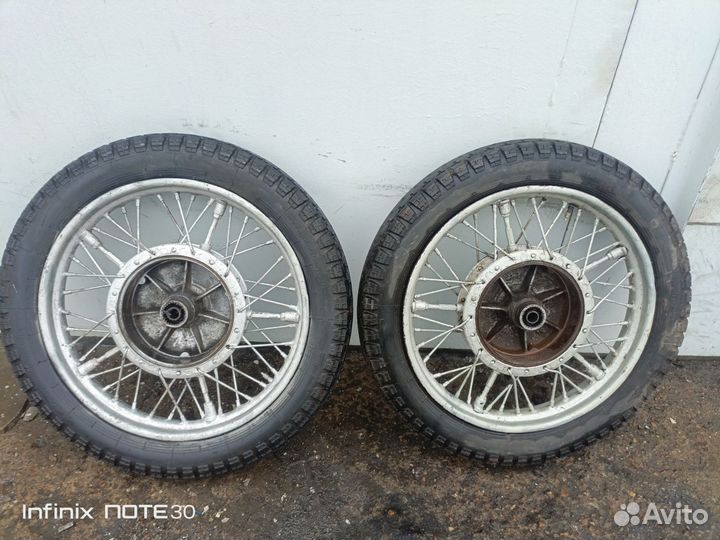 Колесо мото Днепр, Урал