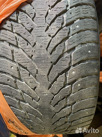 Nokian Tyres Hakkapeliitta 9 295/40 R21