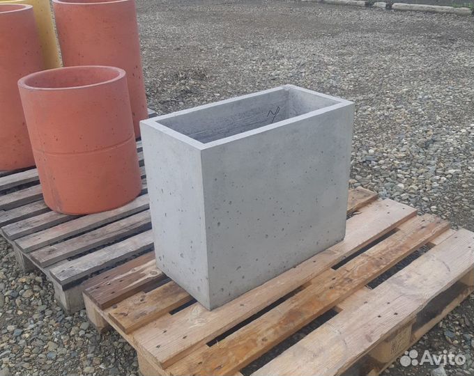 Бетонные вазоны на заказ и в наличии