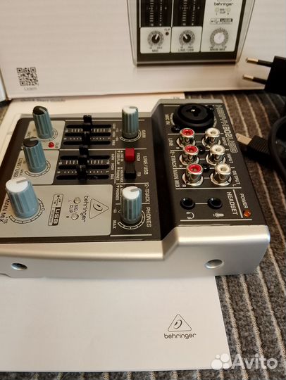 Микшер, аудио карта Behringer xenyx 302USB