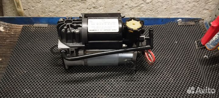 Компрессор пневмоподвески Wabco w220