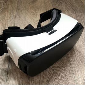 Очки виртуальной реальности Samsung Gear VR