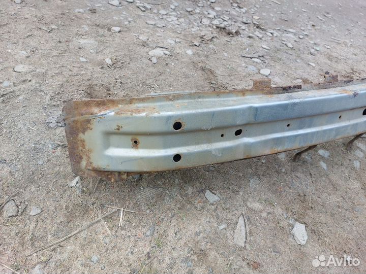 Усилитель переднего бампера Kia Rio 1 рестайлинг