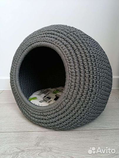 Домик для кошки вязаный