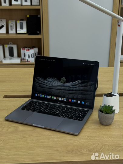 MacBook Pro 2018 16/512 в идеальном состояни