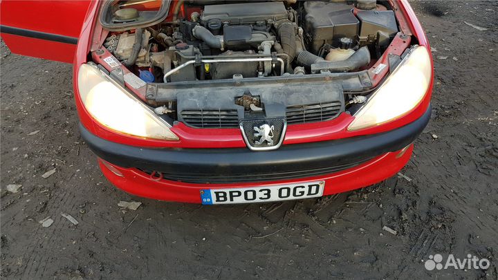 Разбор на запчасти Peugeot 206