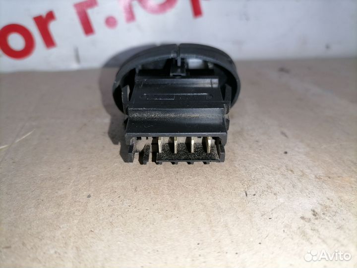 Кнопка обогрева заднего стекла Renault Megane 1