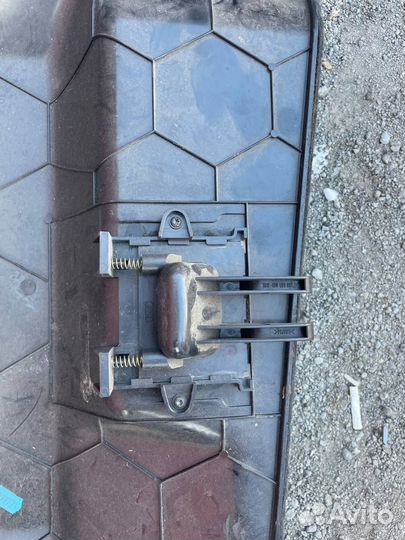 Крышка аккумулятора audi a8 d2