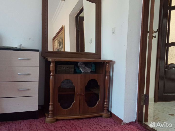 Тумба под тв и зеркало