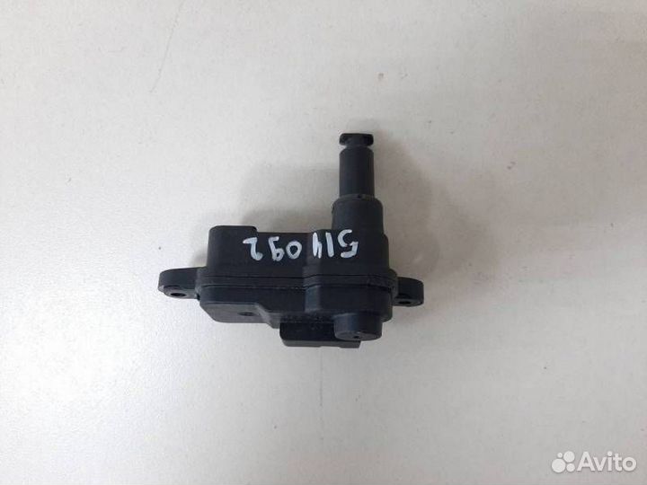 Активатор замка крышки бензобака Skoda Karoq 2017