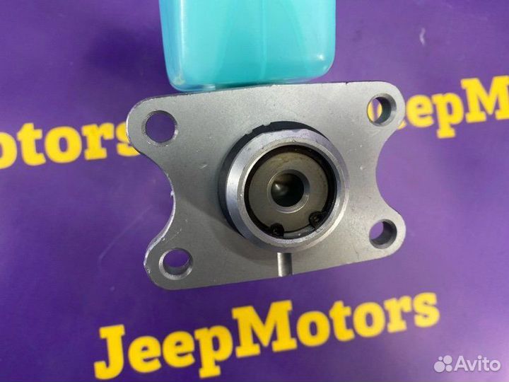 Главный тормозной цилиндр Toyota Hilux Surf LN130