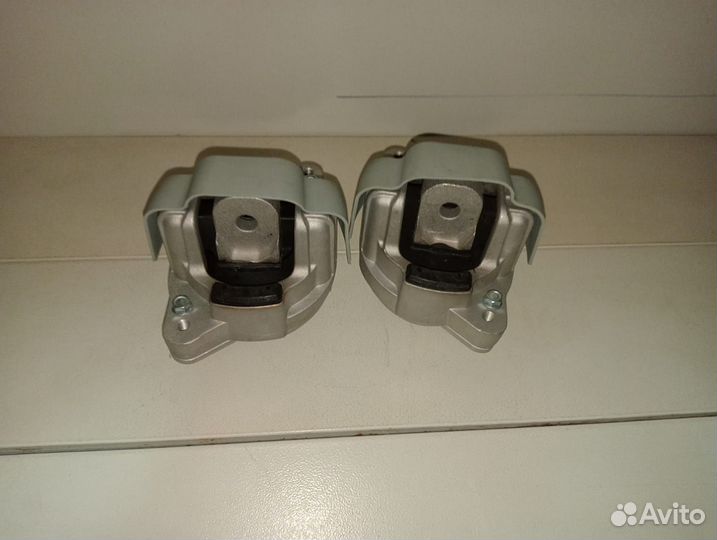 Подушка двигателя Porsche Macan GTS 3.0 2016