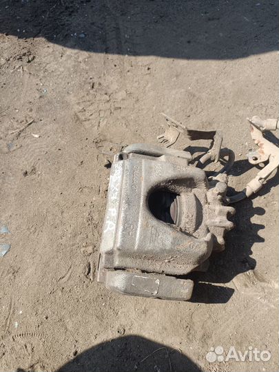 Передний правый суппорт Citroen С5Х7