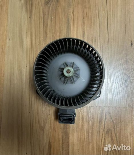 Моторчик печки Toyota Corolla 150