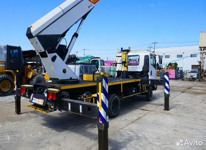 Isuzu Forward, 2013 год, АВТОВЫШКА 27 метров