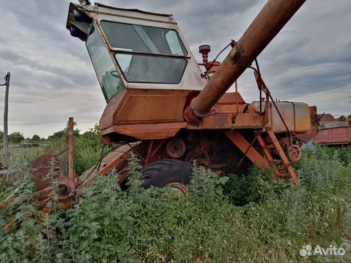 Комбайн Нива-Сельхозтехника СКА-5, 1993