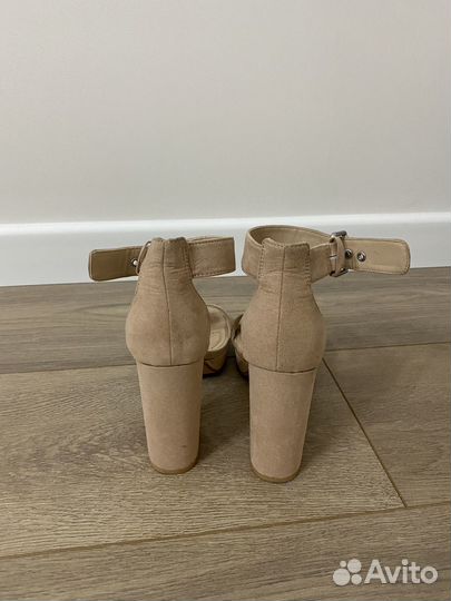 Босоножки pull bear