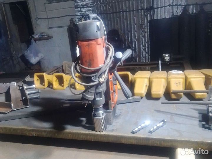 Сверление отверстий в металле 12 мм 150 мм.х110 мм