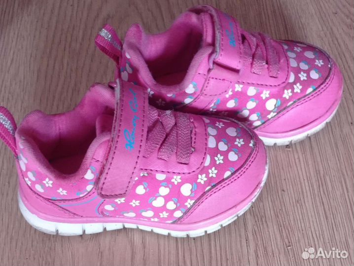 Кроссовки для девочки