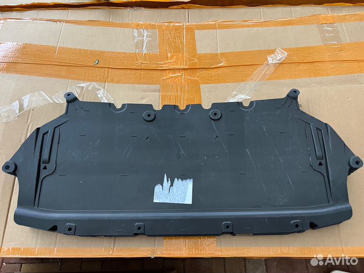 Пыльник двигателя на Бмв G30