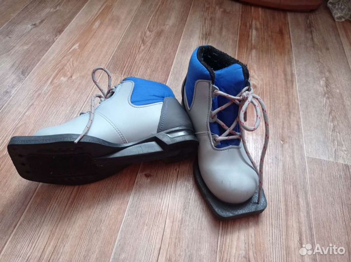 Лыжные ботинки