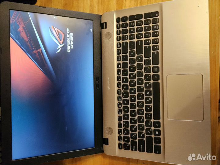 Ноутбук asus